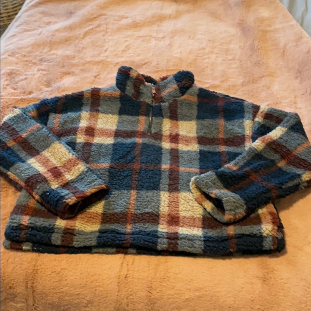 Plaid super soft wubby, with pockets!!